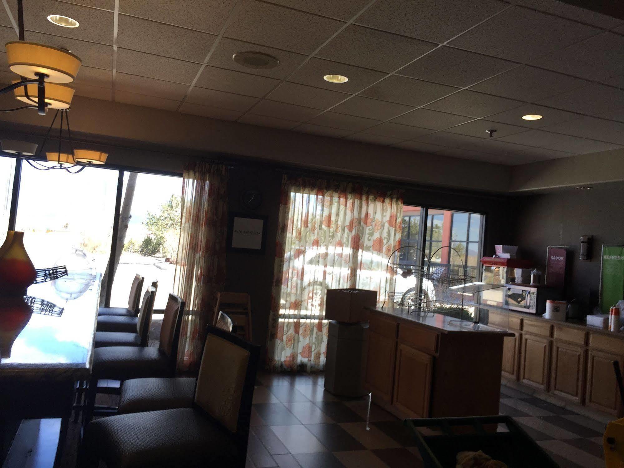 Hampton Inn Taos Ngoại thất bức ảnh